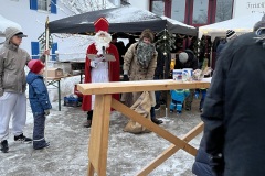 Der Nikolaus beim Christkindlesmarkt in Reinhartshausen